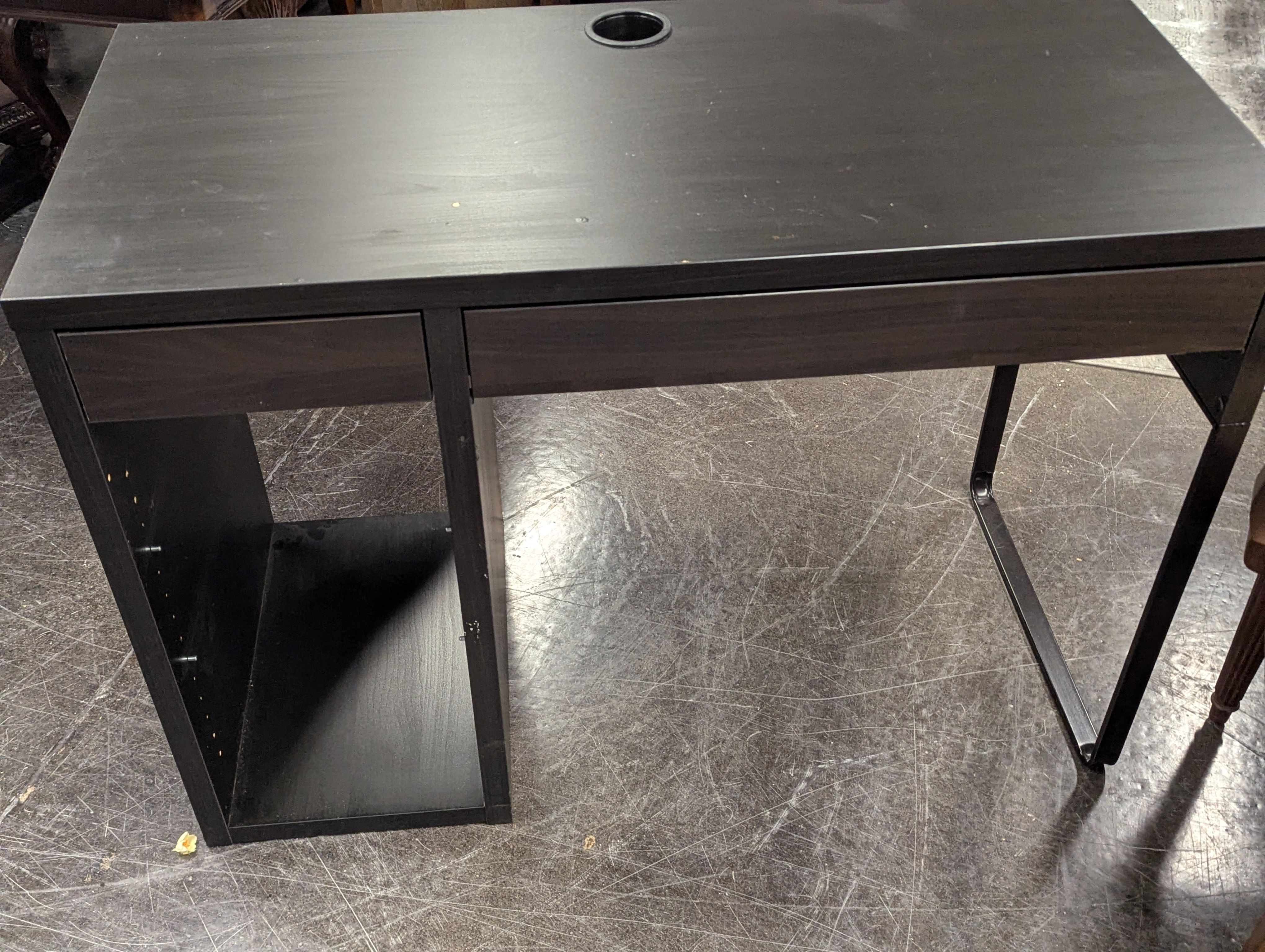 Black Modern Desk