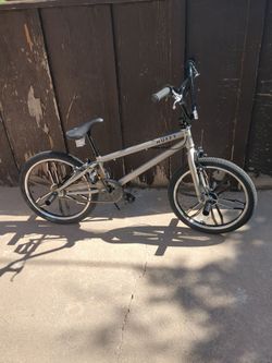 Huffy Torch kids bike