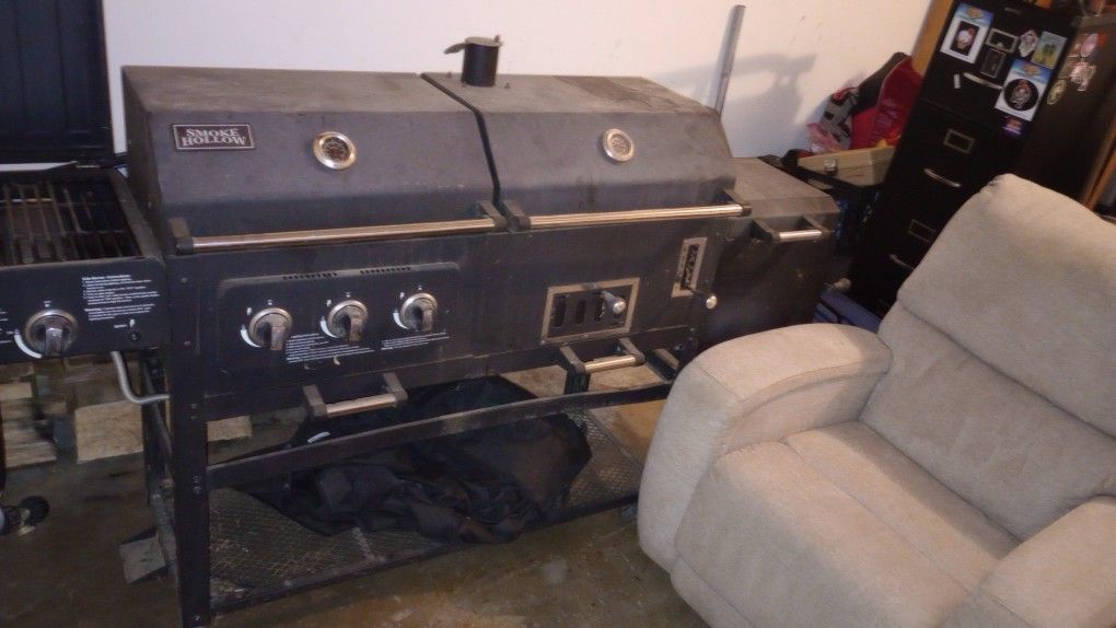 Propane Master Grill With Lazy Boy... 