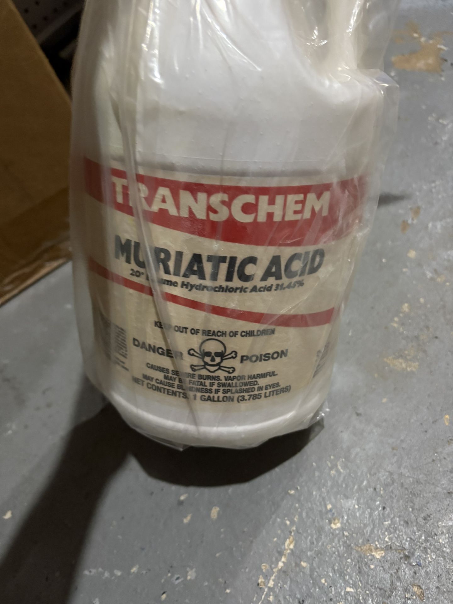 Brand new Sunbelt Chemicals 1 Gallon Muriatic Acid.