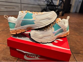 Nike Vomero 5 Bleached Turquoise Orange Chalk size 6.5y or 8 women brand new $60