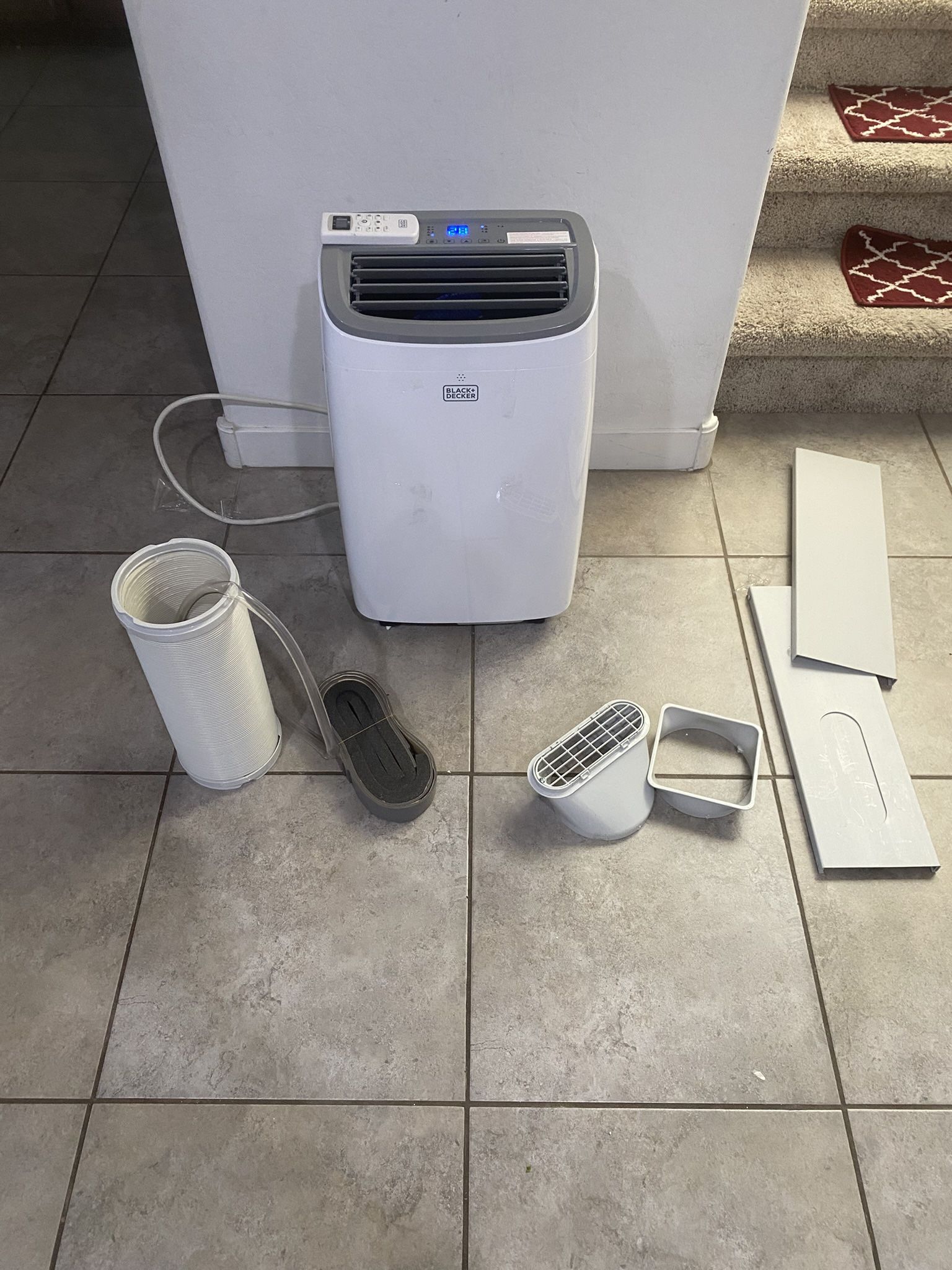 7000BTU portable Air Conditioner Black@ Decker