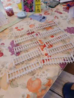 Plastic White Picket Fencing