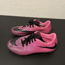 Nike Bravata II Pink Black Kids Girls Youth Soccer Cleats Shoes *Size 6Y* 