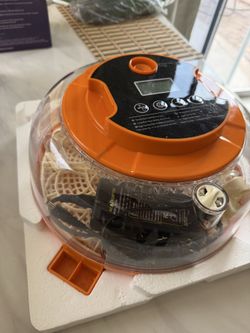 Incubator brand NEW!!!