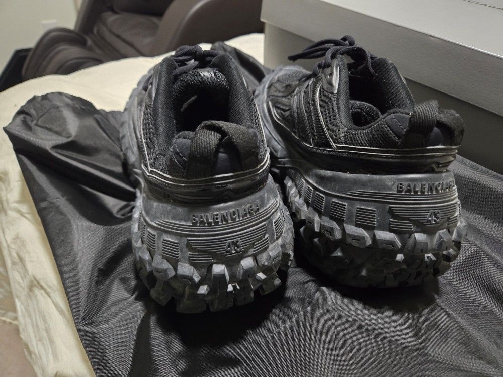 BALENCIAGA defender bouncer Balenciaga Bouncer (Defender) 43