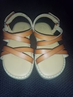 Girl sandal