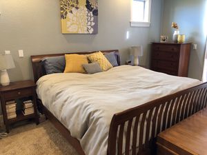 Photo King size bed frame Ethan Allen