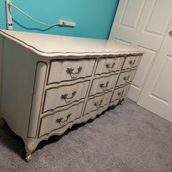 French Provincial 9 Drawer Dresser 