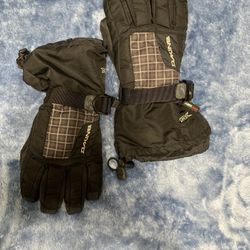 Boys dakine glove