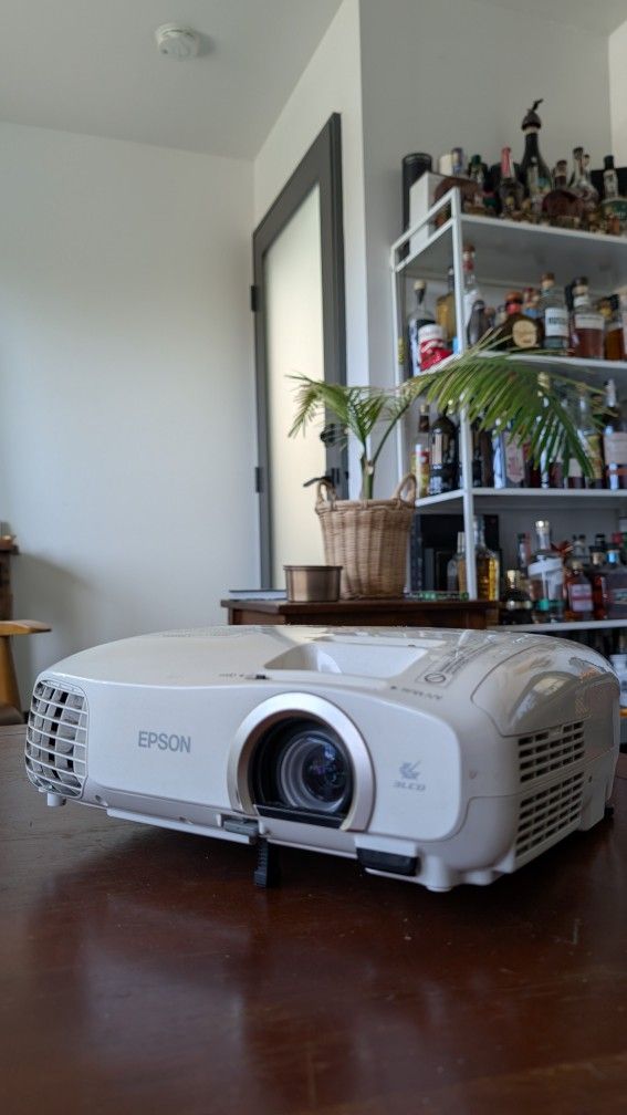Epson Projector Home Cinema 2030