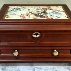 VICTORIAN STYLE WOODEN JEWELRY BOX - GOOD CONDITION