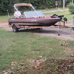 Astroglass Fish And Ski Boat