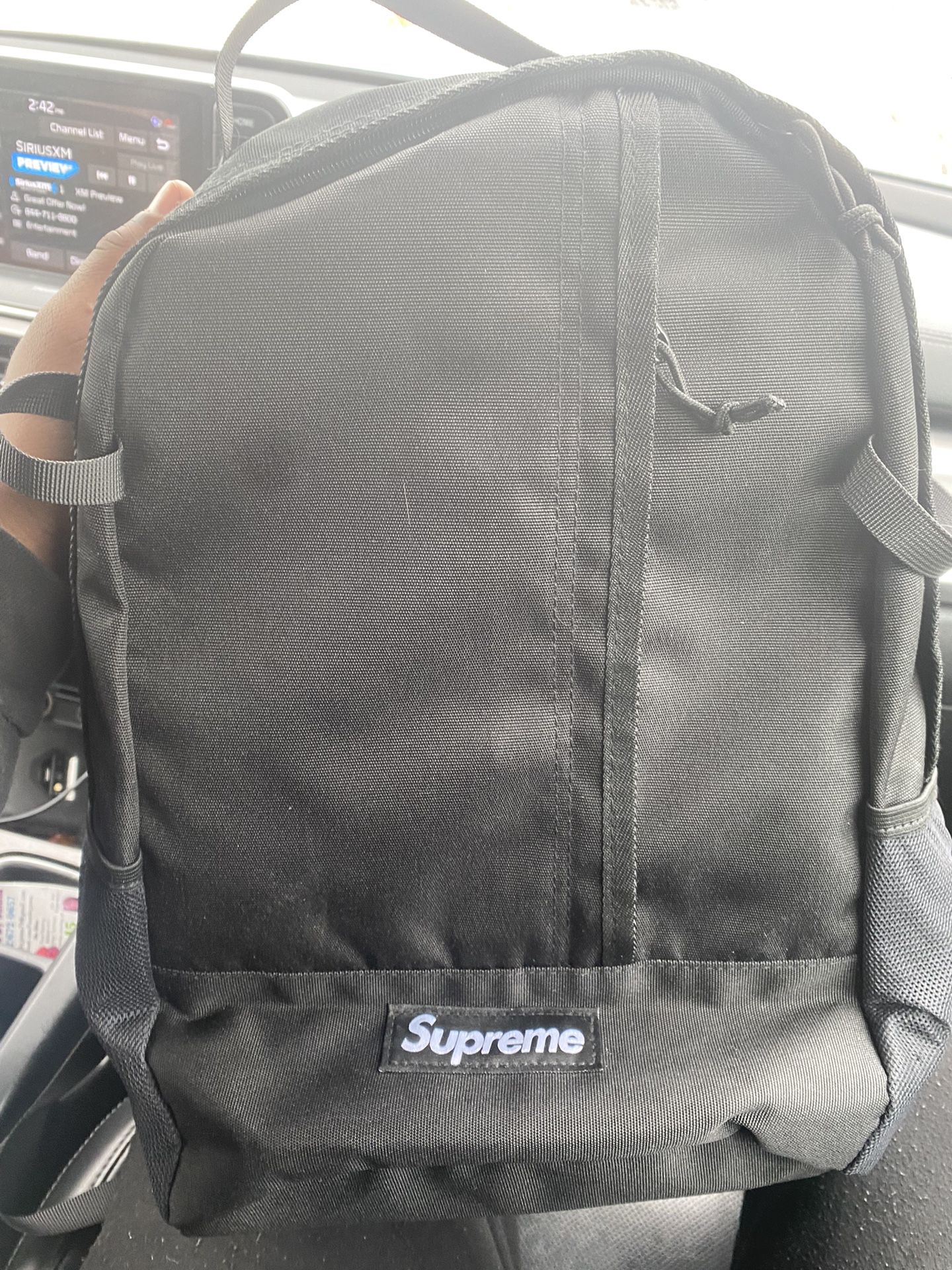 SUPREME BAG ( slightly used ) 