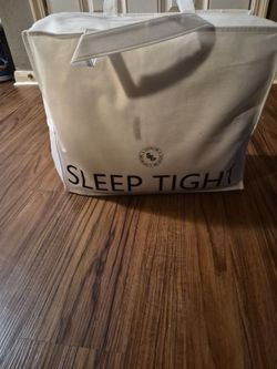 Sleep tight down fiber comforter king