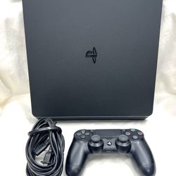 PLAYSTATION 4