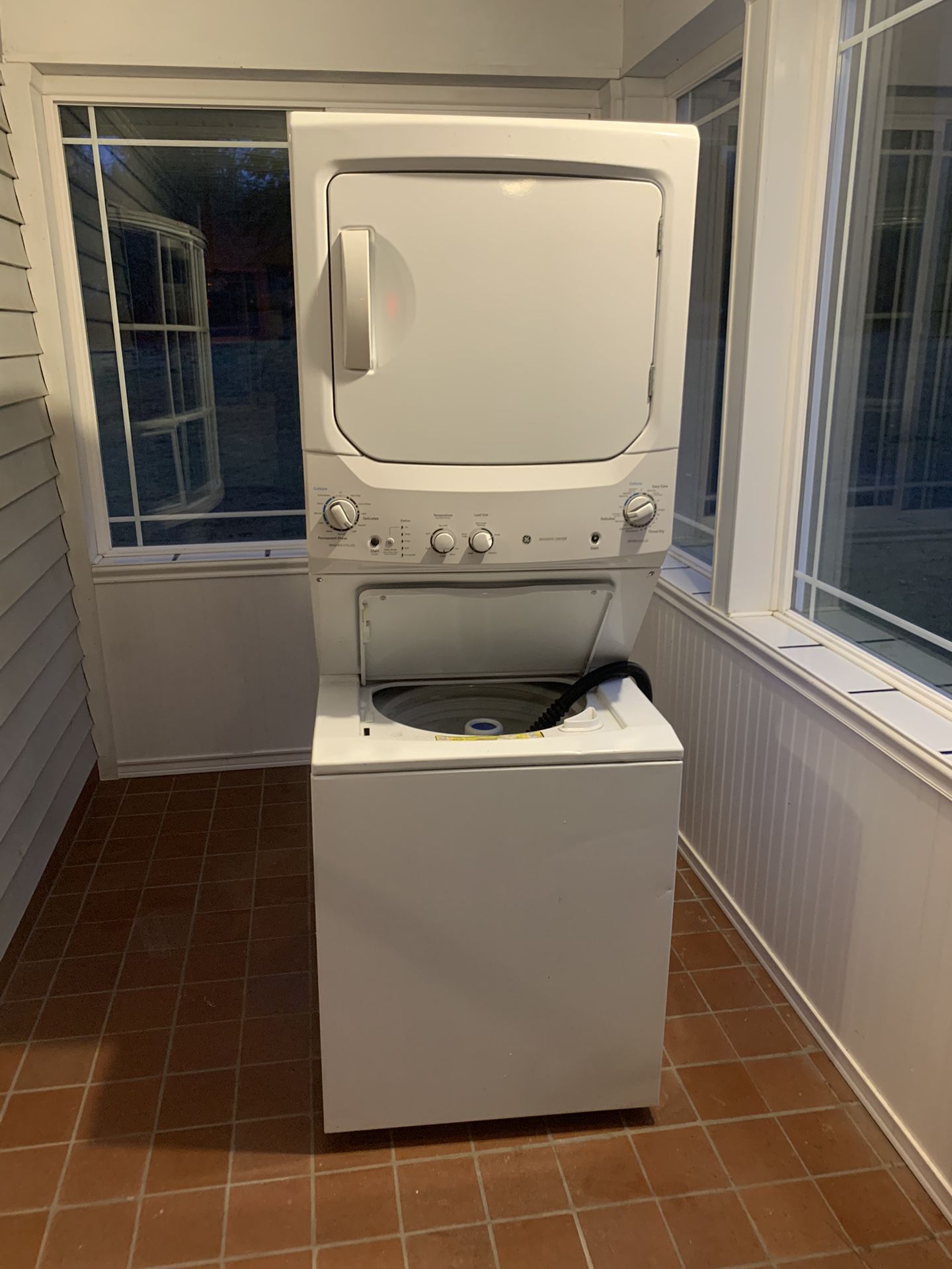 GE Electric Stacked Washer Dryer 