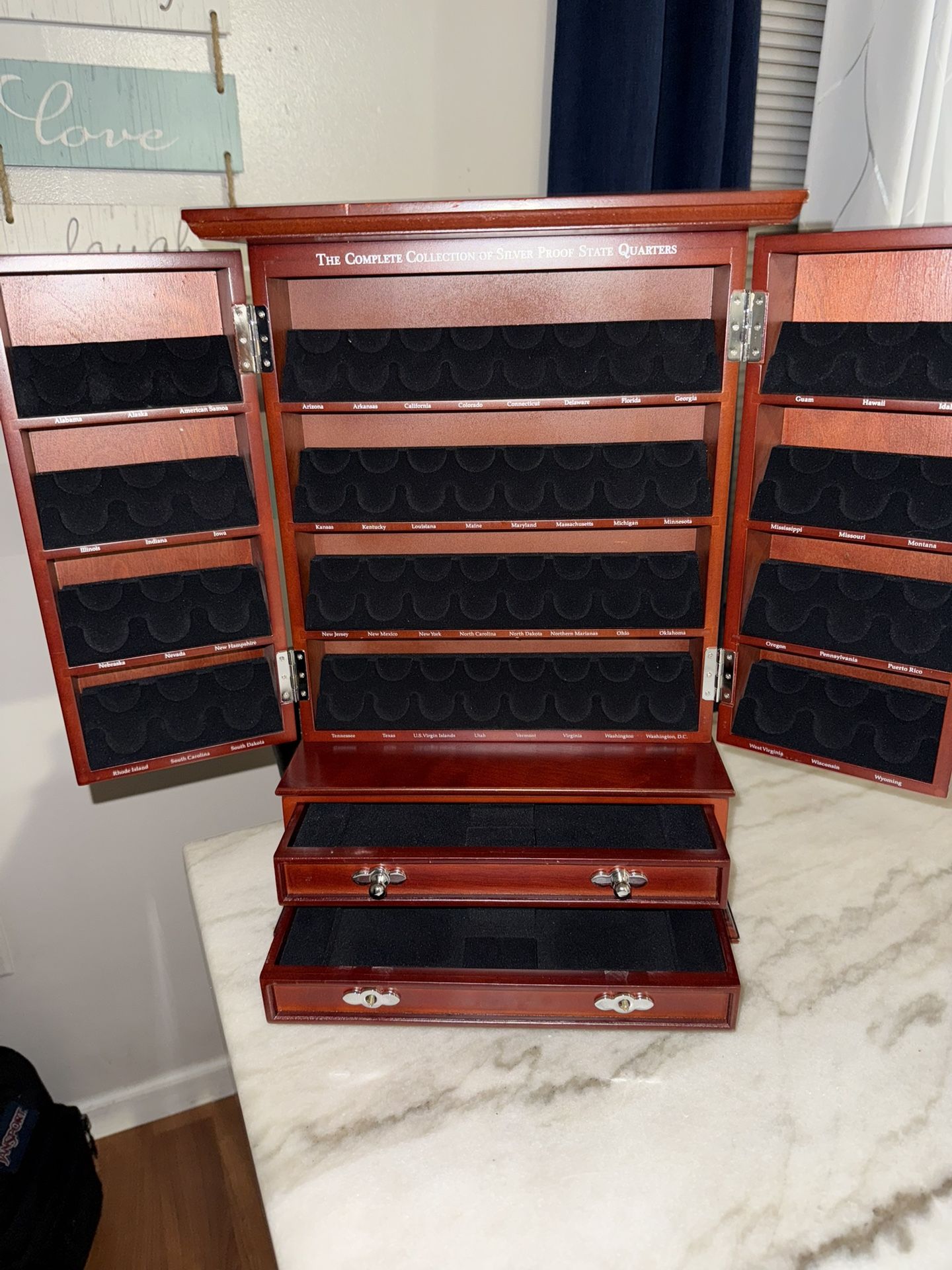 COINS US STATE QUARTERS DISPLAY CASE