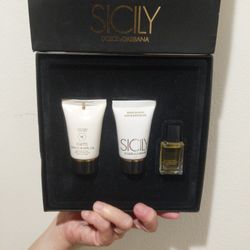 Dolce And Gabana Perfume And Creme Gift Set