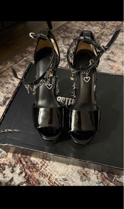 Poster Girl heels sz 9