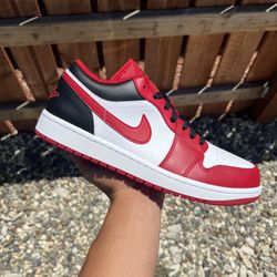 Jordan 1 Low Bulls (Size 8, 9.5)