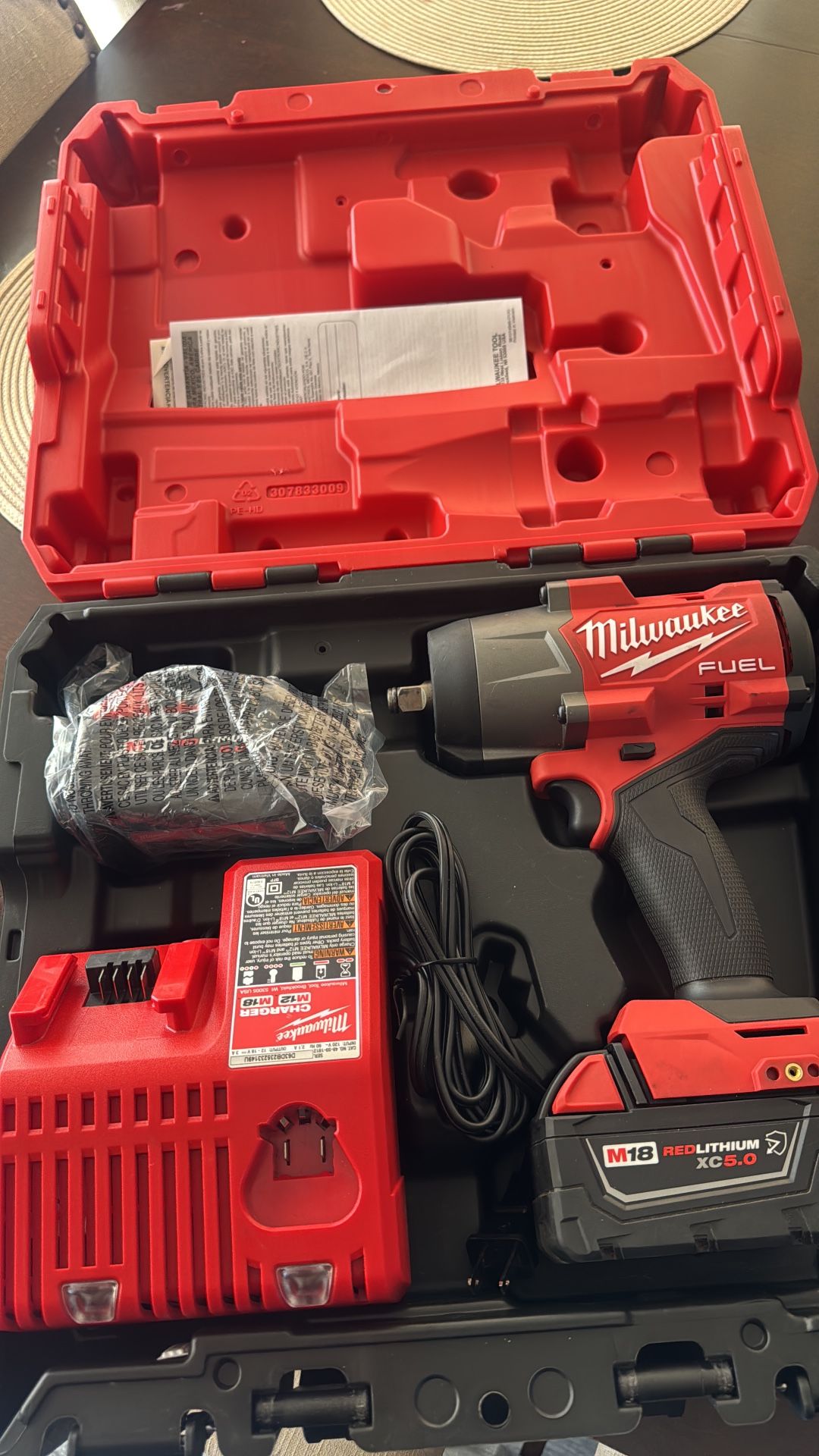 Milwaukee M18 FUEL 1/2 in. Cordless Brushless High Torque Impact Wrench Kit (Battery & Charger)