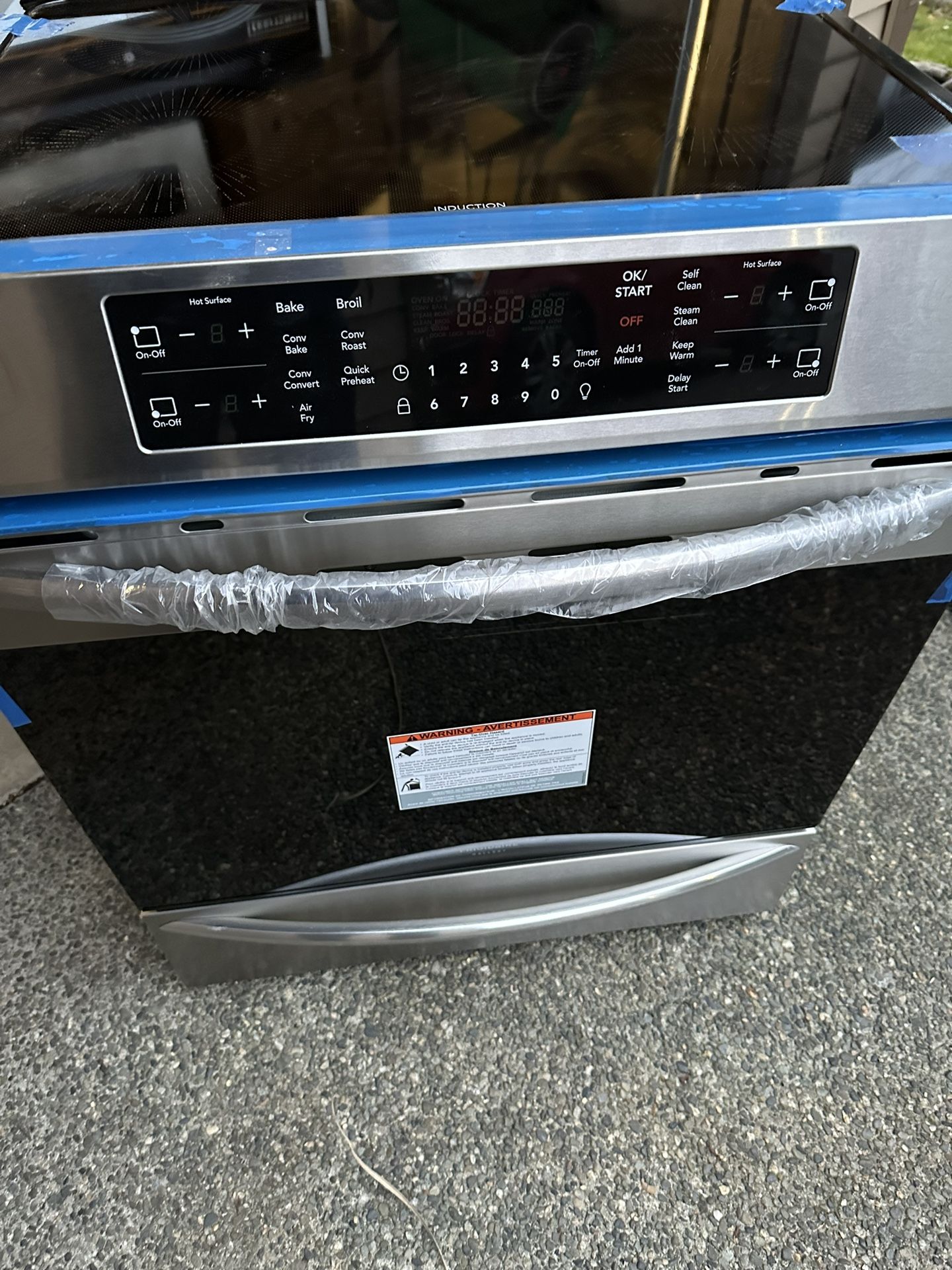 Brand New Frigidaire Induction Convection Oven With Built In Air Fryer