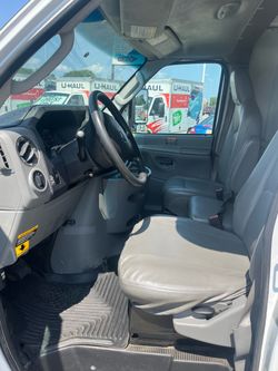 2010 ford 15ft box truck
