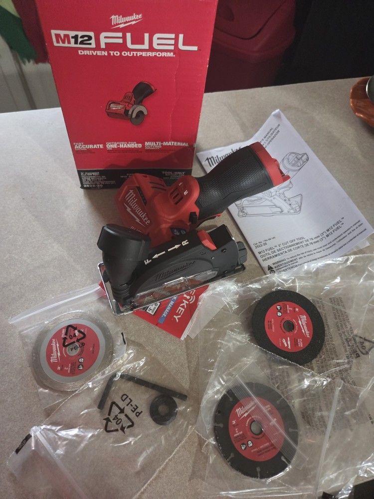 Milwaukee 12v 3" Cut Off Tool Brand New Never Used No Cargador No Batería Tool Only $80 Firme Área Jersey Village 77O41