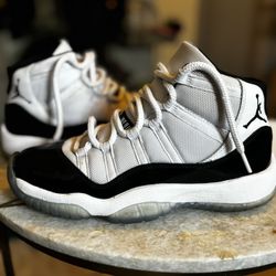 Jordan 11 Retro Concord -Size 6Y  (2018) (GS)