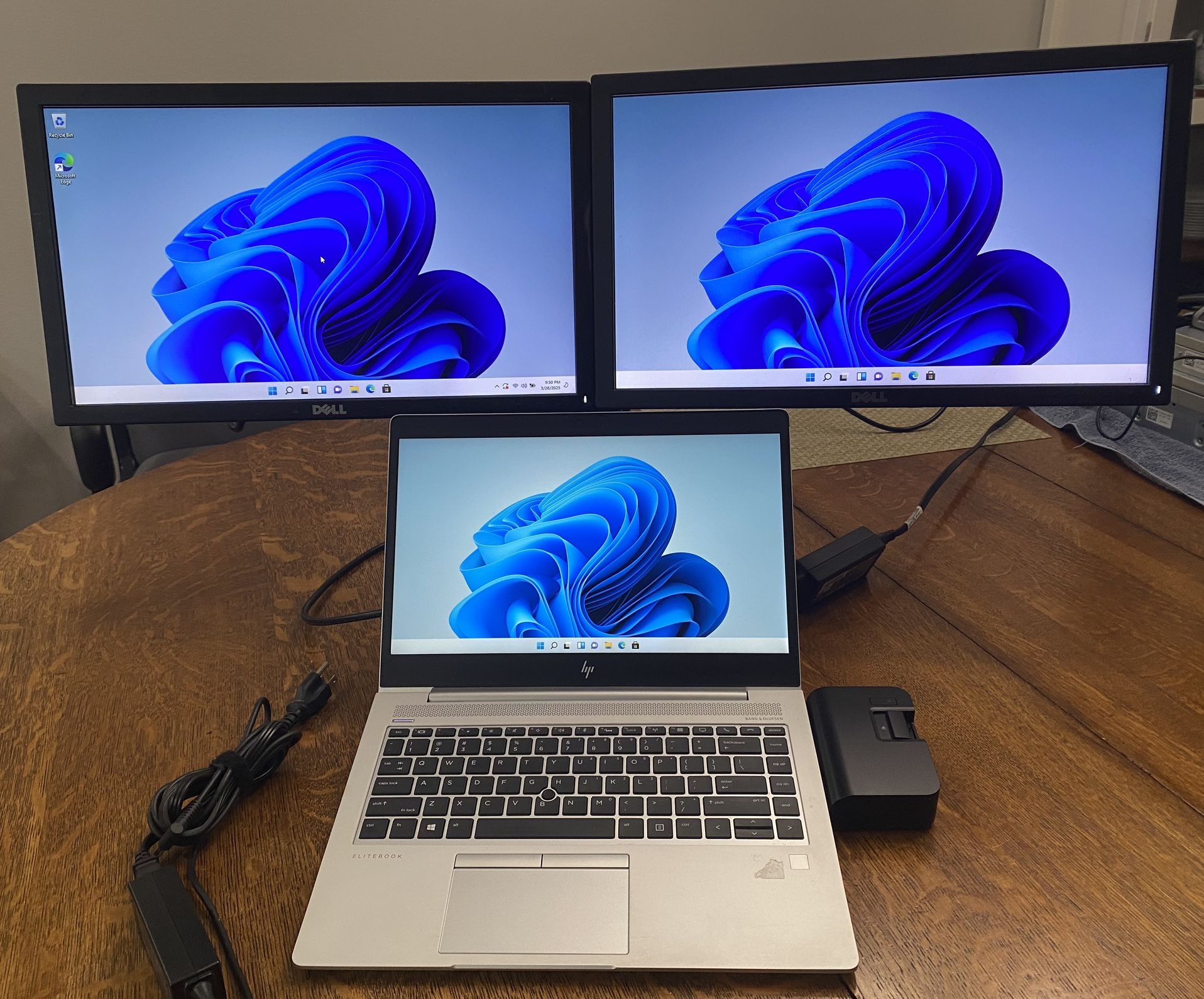 HP Elitebook 840 G6 w/ Dock+Monitors
