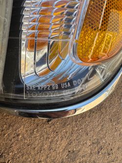 Tacoma 2000-2004 OEM turn signal, corner light