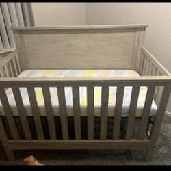 Convertible Crib And Changing Table