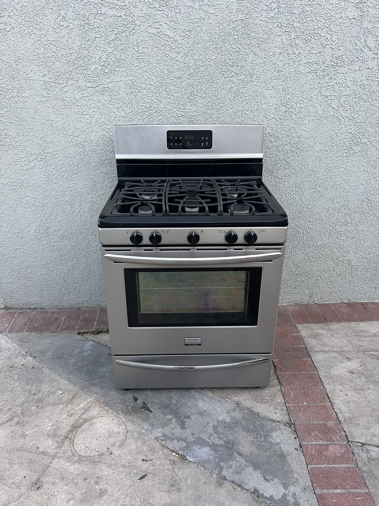 Stove Frigidaire