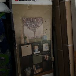 Closet maid Closet