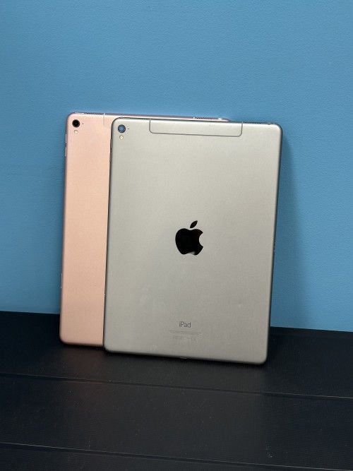 Apple IPad 5th Gen Tablet - Warranty Included!