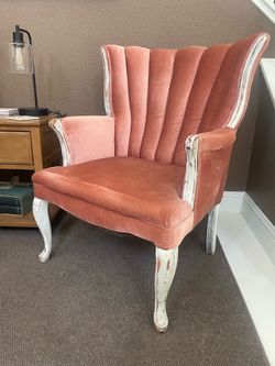 Vintage pink velvet chair