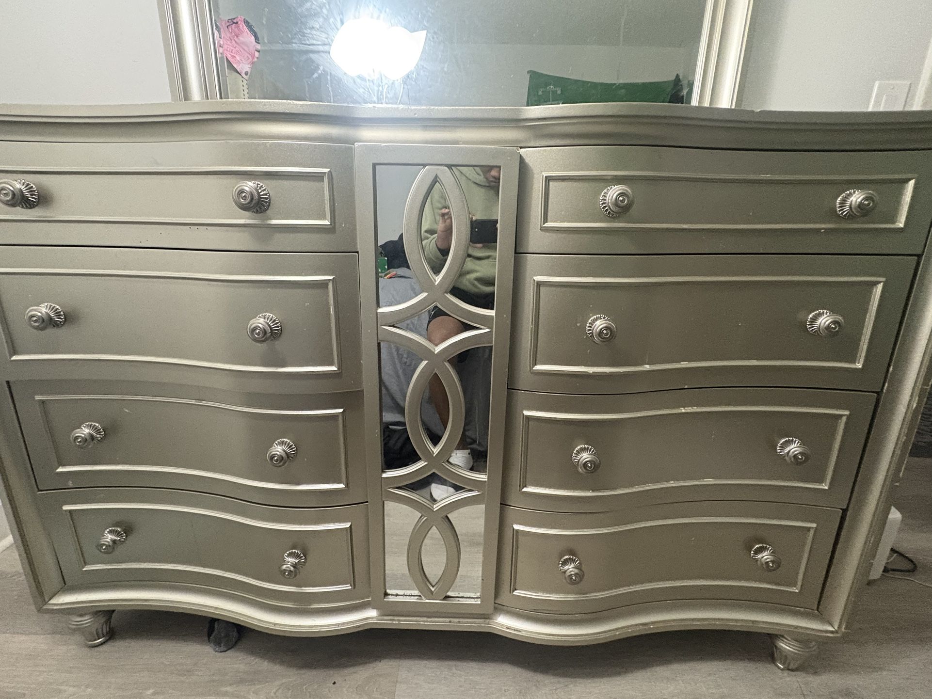 Used Luxury Dresser Set With Mirror Attachment 