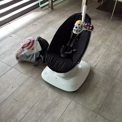 4 Moms Baby Rocker Used 2x