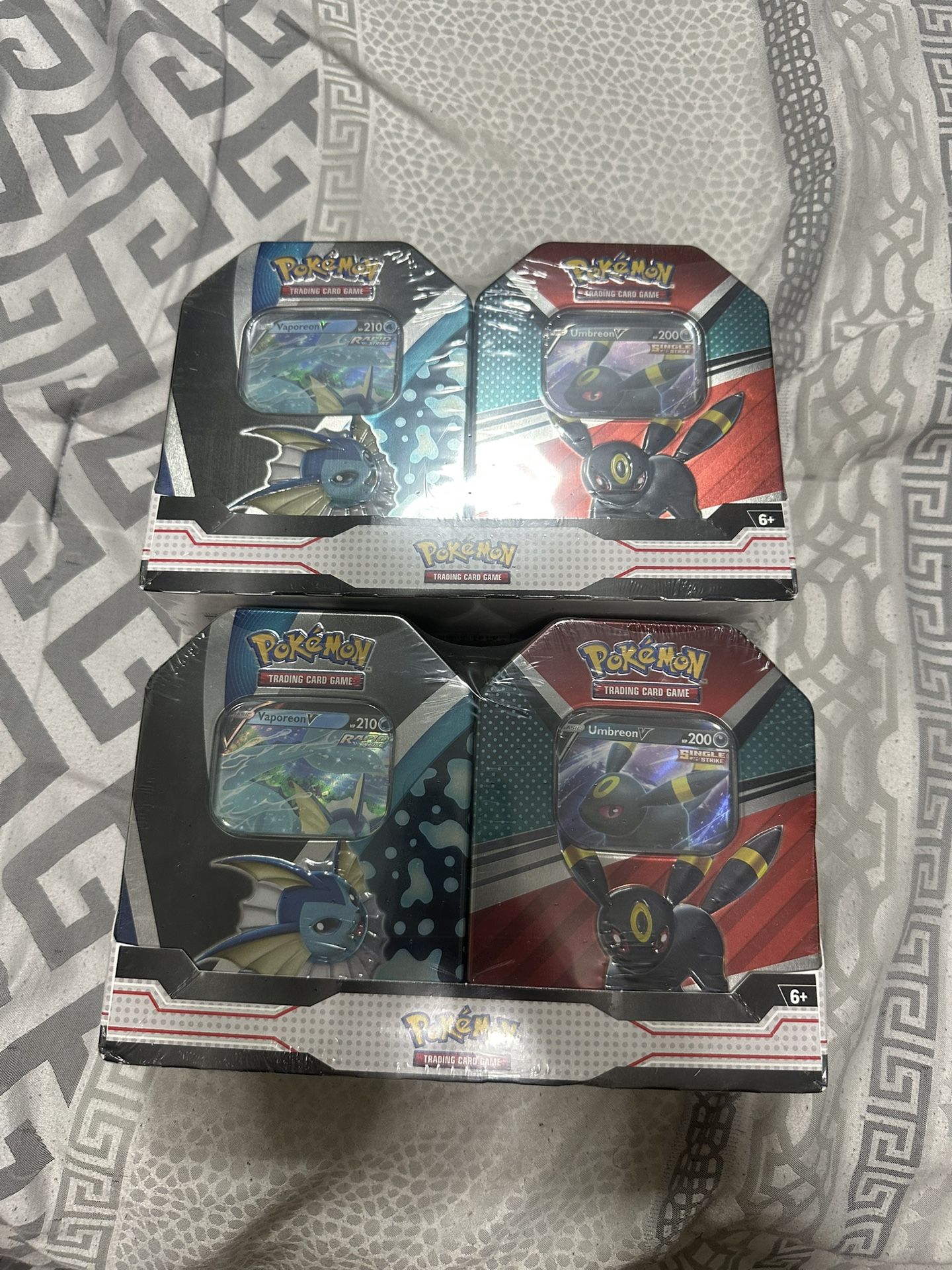 Pokémon TCG V Heroes Two-Pack Tin Bundle: Vaporeon Umbreon NEW NIB UNOPENED