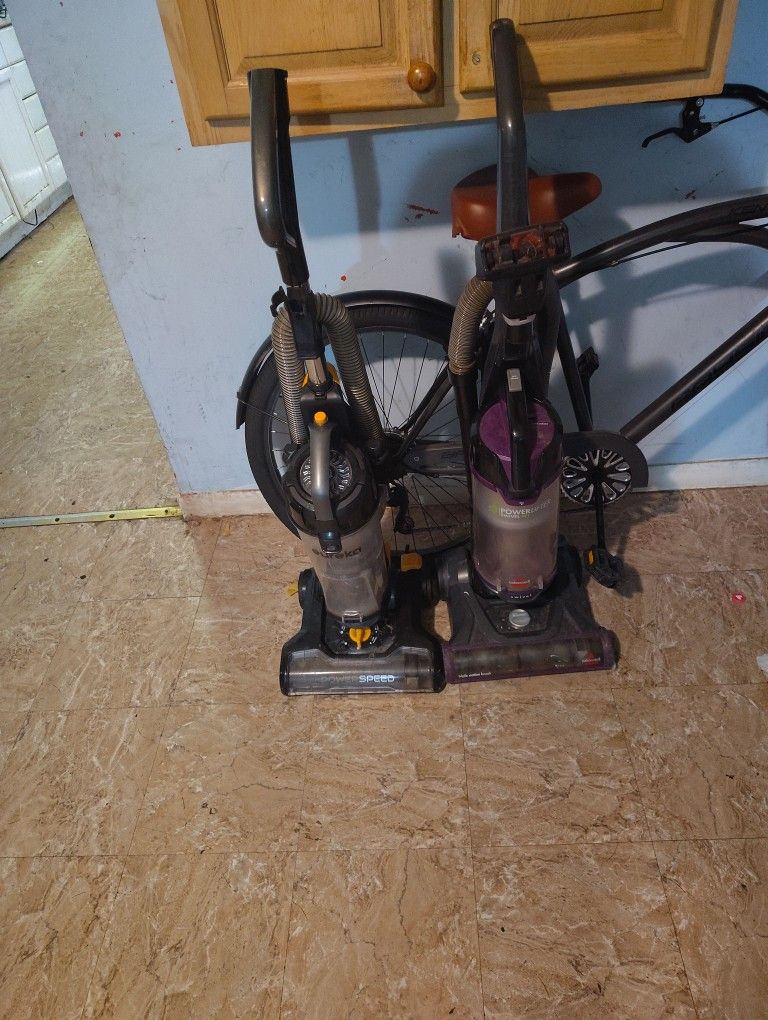 Two Working Vacuum 