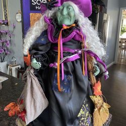 HALLOWEEN WITCH FIGURE WITCH FIGURINE BRUJA
