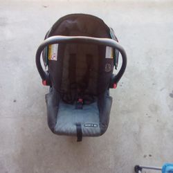 Snug Ride 30 Baby Car Seat Graco