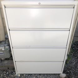 Storage Container With Four Drawers (No Key)