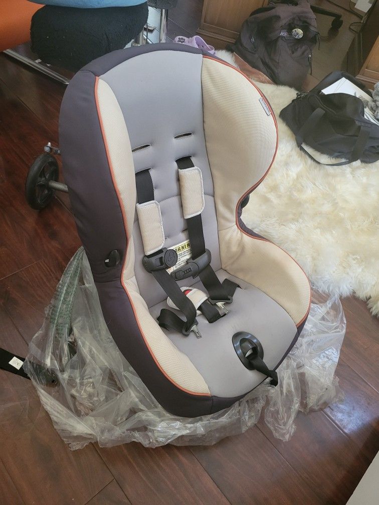 Maxi-Cosi Convertible Car Seat – Clean & Ready to Use