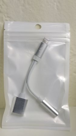 Apple iPhone 7/8/X Lightning To 3.5mm Jack Adapter With Charger Port (Bluetooth)