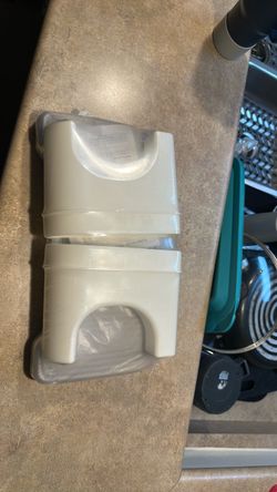 Toilet, squatting tool