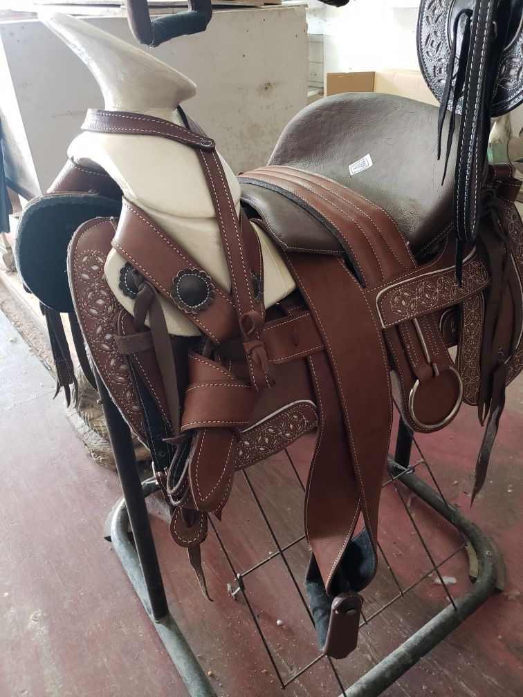 Mexican saddle