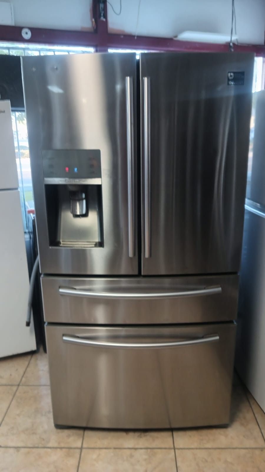 Samsung Refrigerator Everything Good.