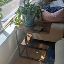 2 Side Tables